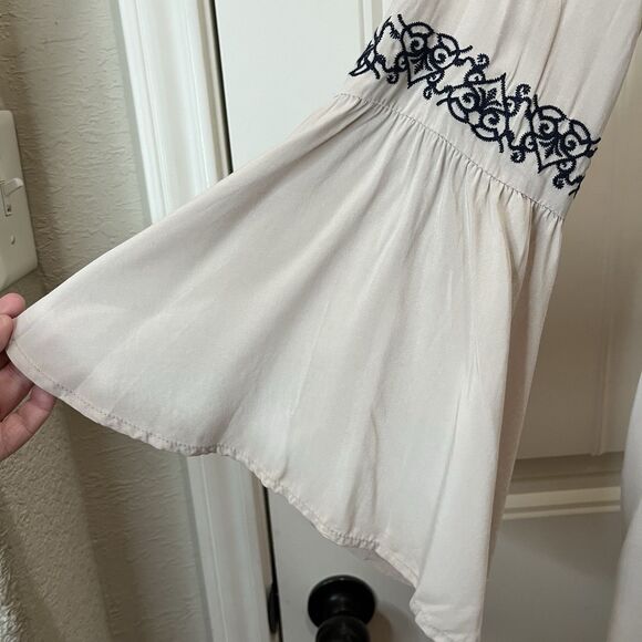 Flying Tomato Tan Khaki Navy Embroidered Floral Boho Peasant Mini Dress Size S - Picture 4 of 9